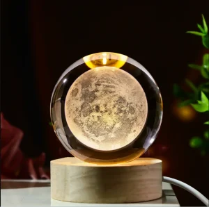 Lampe Boule de Cristal 3D "Système Solaire" – Sphère en Verre Gravée et Socle en Bois Lumineux